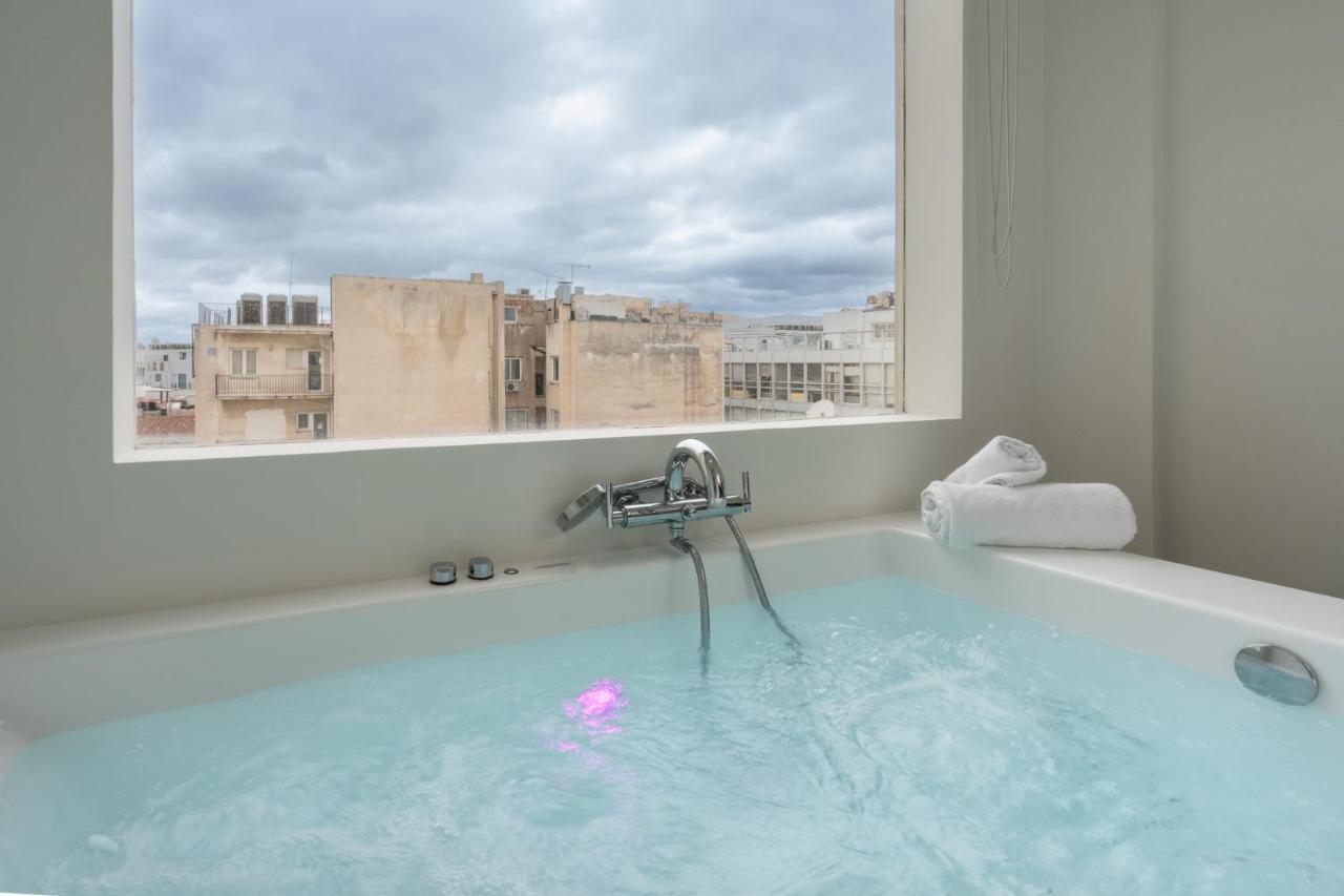 Dema Luxury Suites - Perikleous E8 Athena Bagian luar foto
