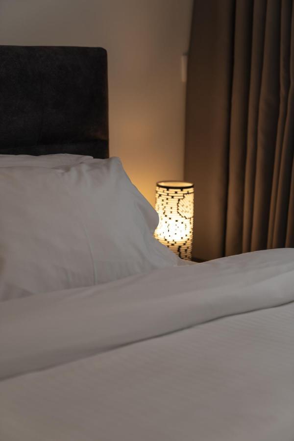 Dema Luxury Suites - Perikleous E8 Athena Bagian luar foto