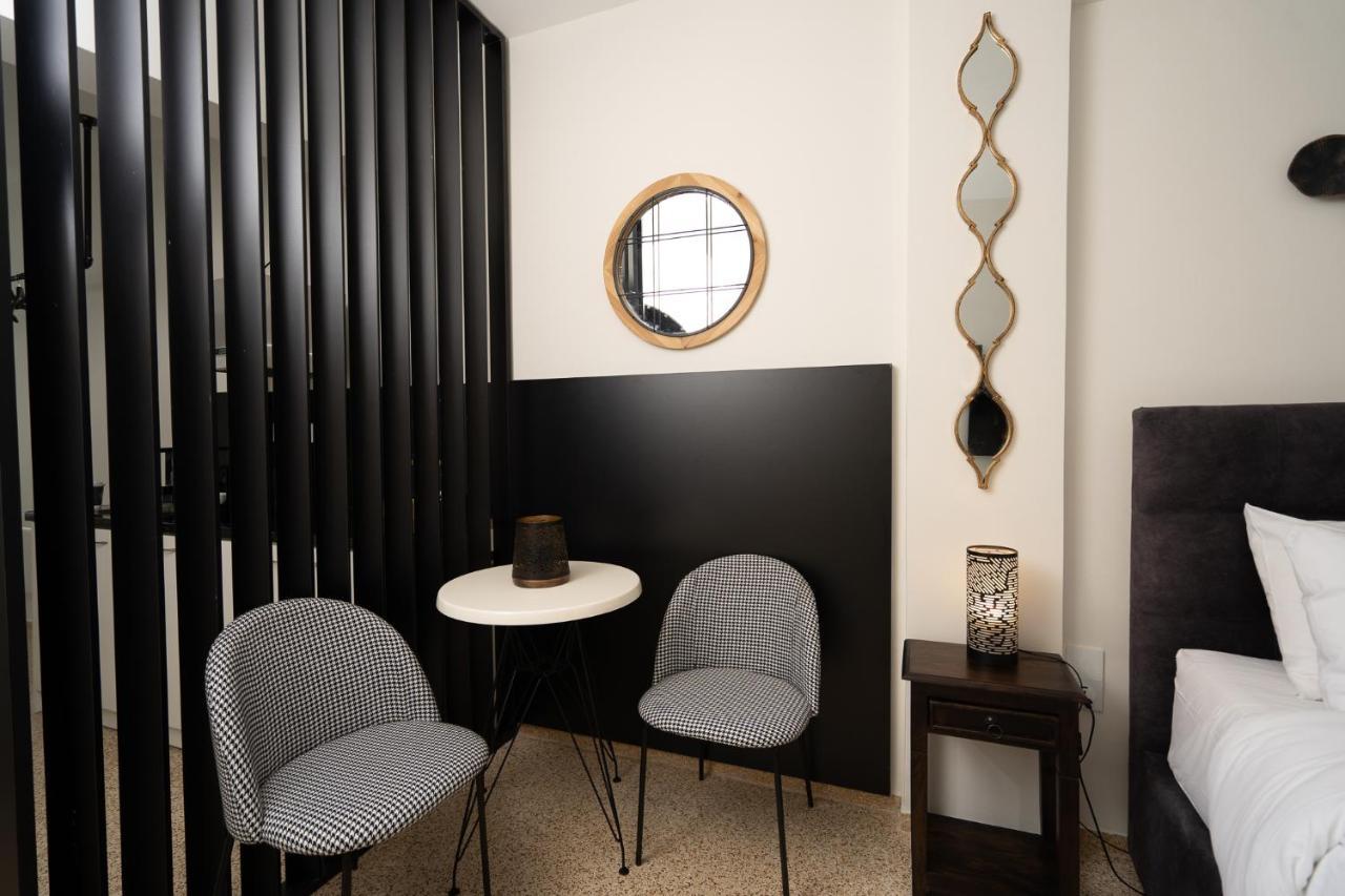 Dema Luxury Suites - Perikleous E8 Athena Bagian luar foto