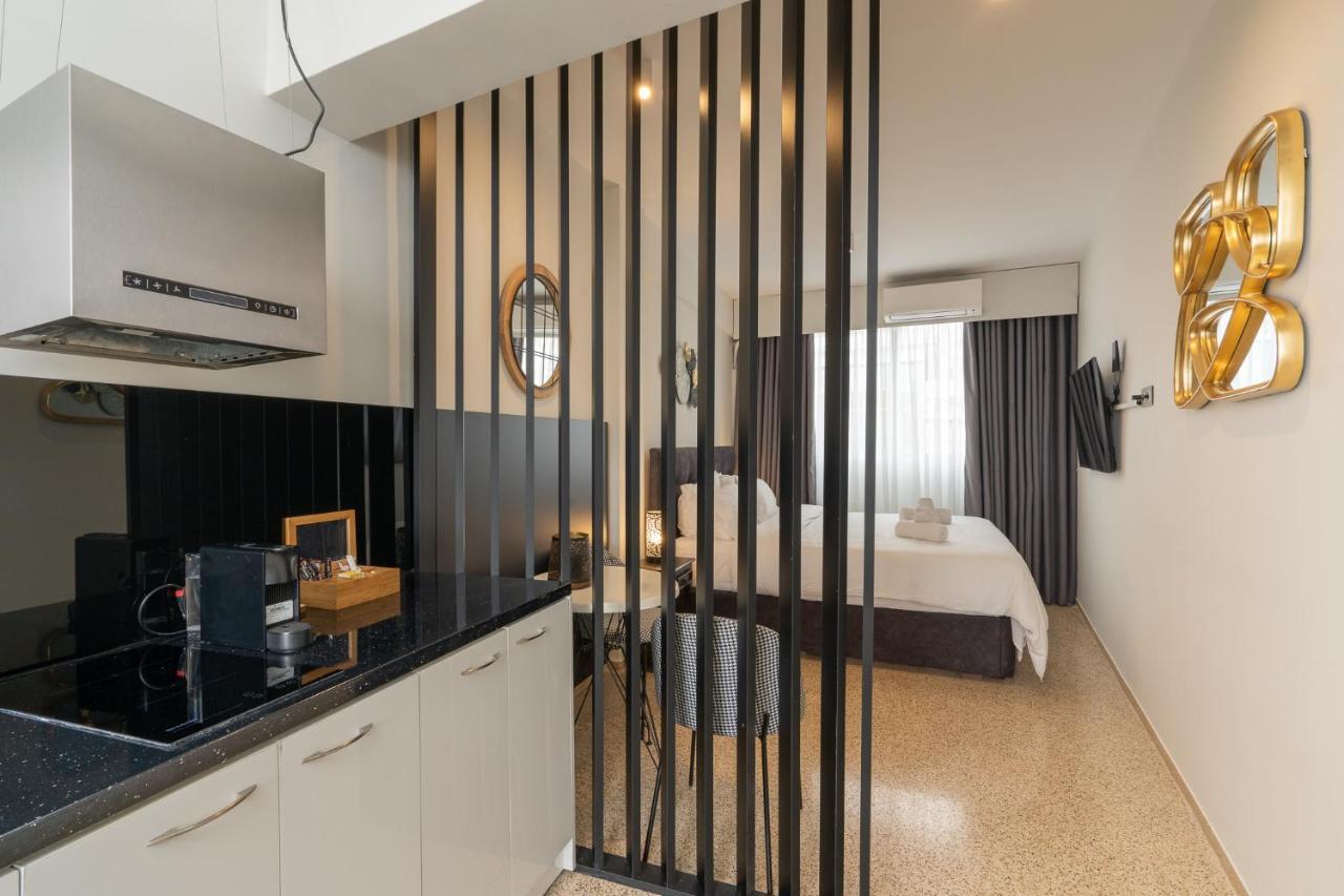 Dema Luxury Suites - Perikleous E8 Athena Bagian luar foto
