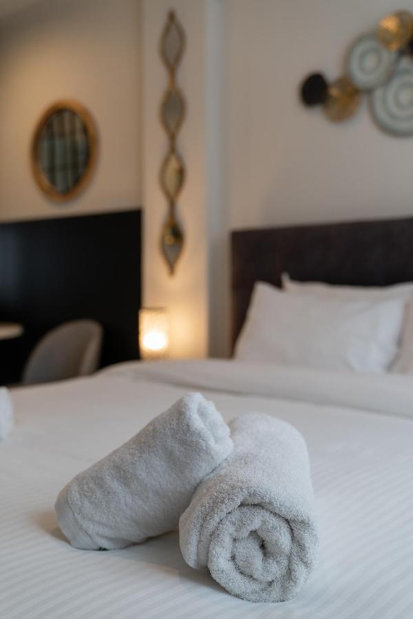 Dema Luxury Suites - Perikleous E8 Athena Bagian luar foto